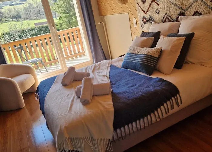 L'hôtentique Mini-hôtel Turriers